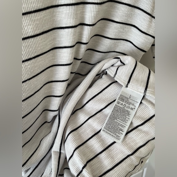 GAP Essential Rib Turtleneck | Black and White Stripes | L - Picture 6 of 8